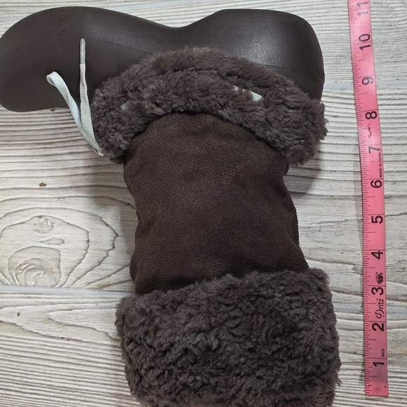 CROCS Nadia Winter Cozy Brown Faux Fur Lined Womens Boots Size 7 - Picture 13 of 14